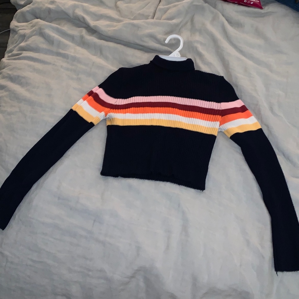 Cropped turtle neck sweater
